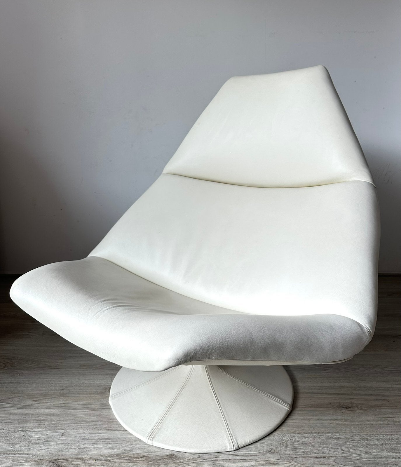 Artifort F510 design lounge fauteuil, Ophalen of Verzenden, Gebruikt, 75 tot 100 cm, Leer