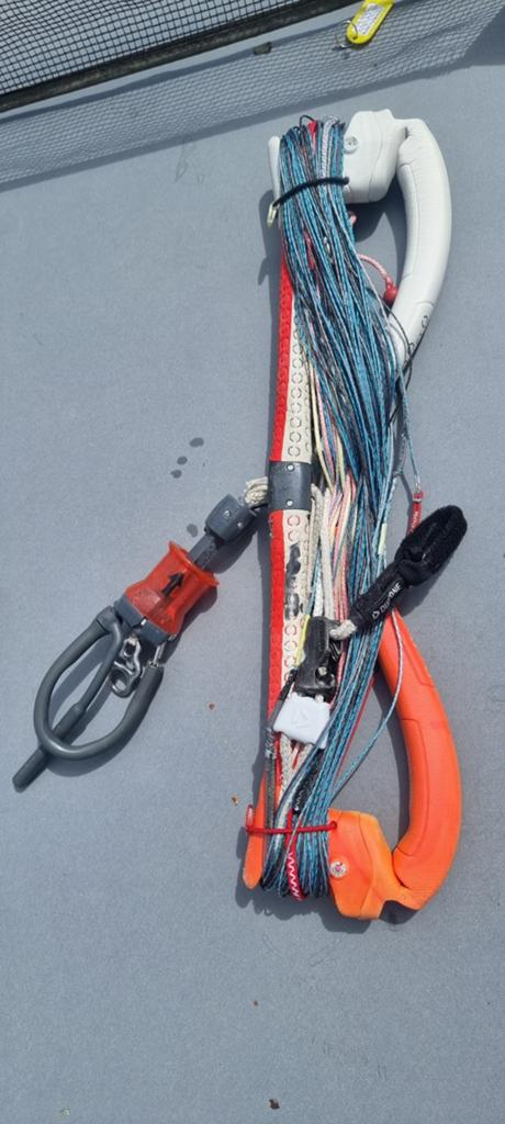 Duotone trustbar met Freestyle Quickrelease, Watersport en Boten, Kitesurfen, Gebruikt, 9 m², Bar, Geen board