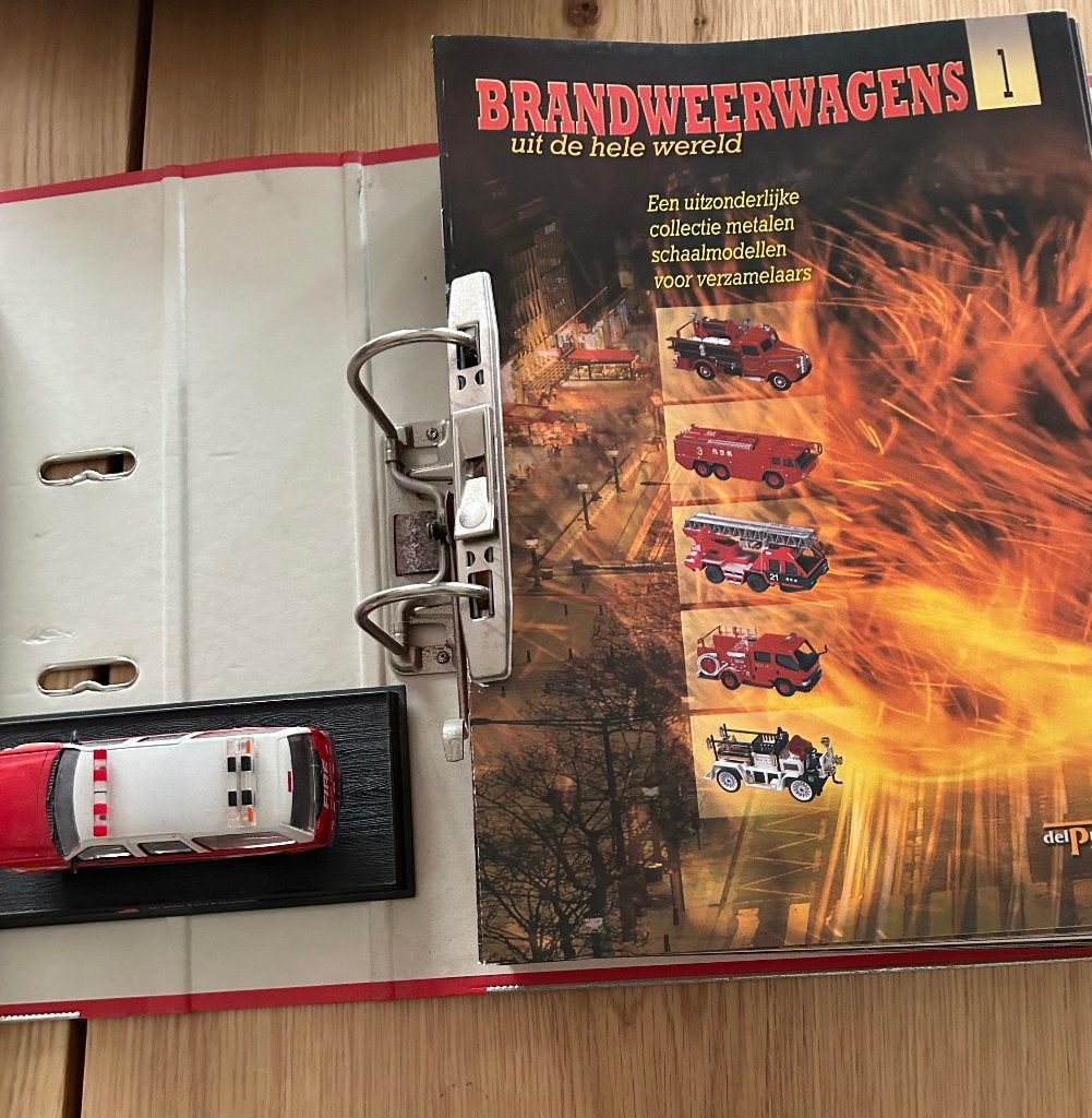 Brandweerauto’s + encyclopedie +mappen geschied. brandweer, Ophalen, Gebruikt