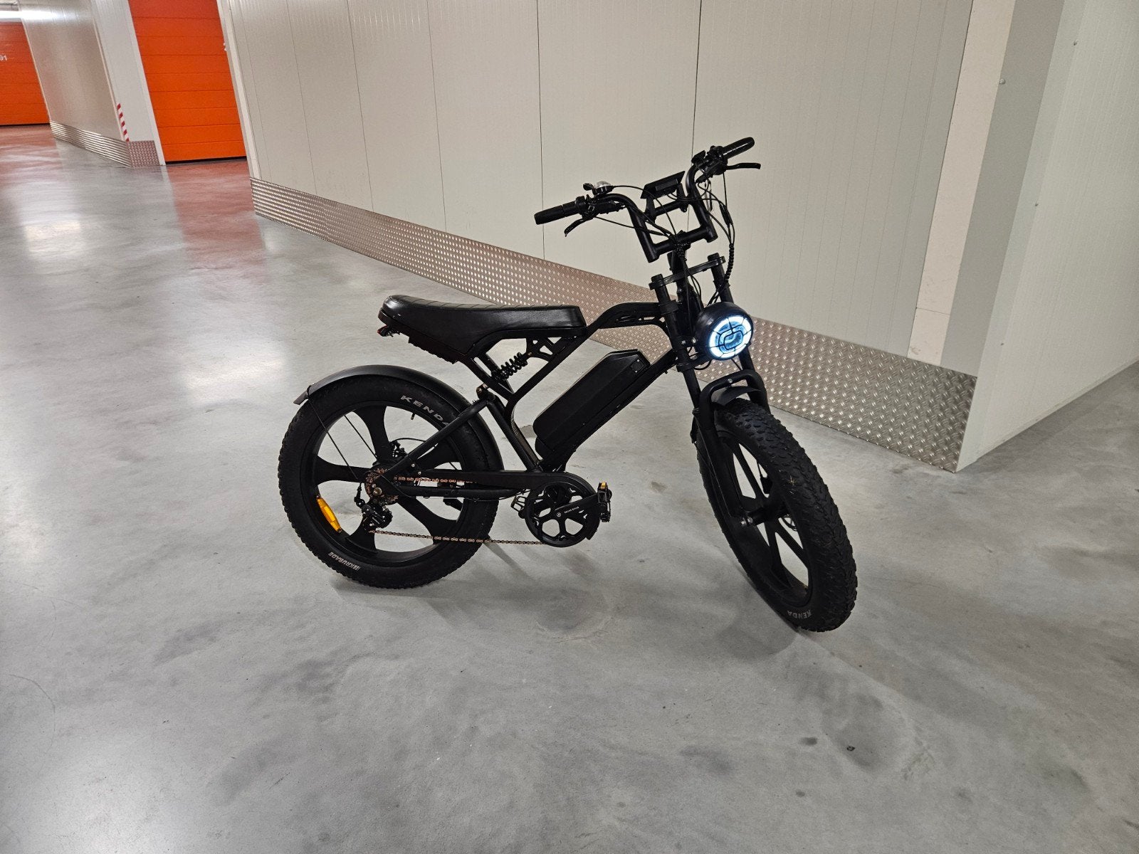 V20 Pro 24 inch fatbike volledig nagekeken met factuurnette, Ophalen, Zo goed als nieuw