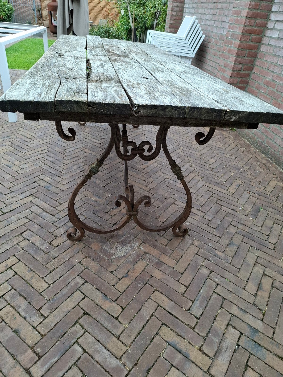 Robuuste tuintafel met smeedijzeren frame onderstel, Ophalen of Verzenden, Gebruikt, Rechthoekig, Hout