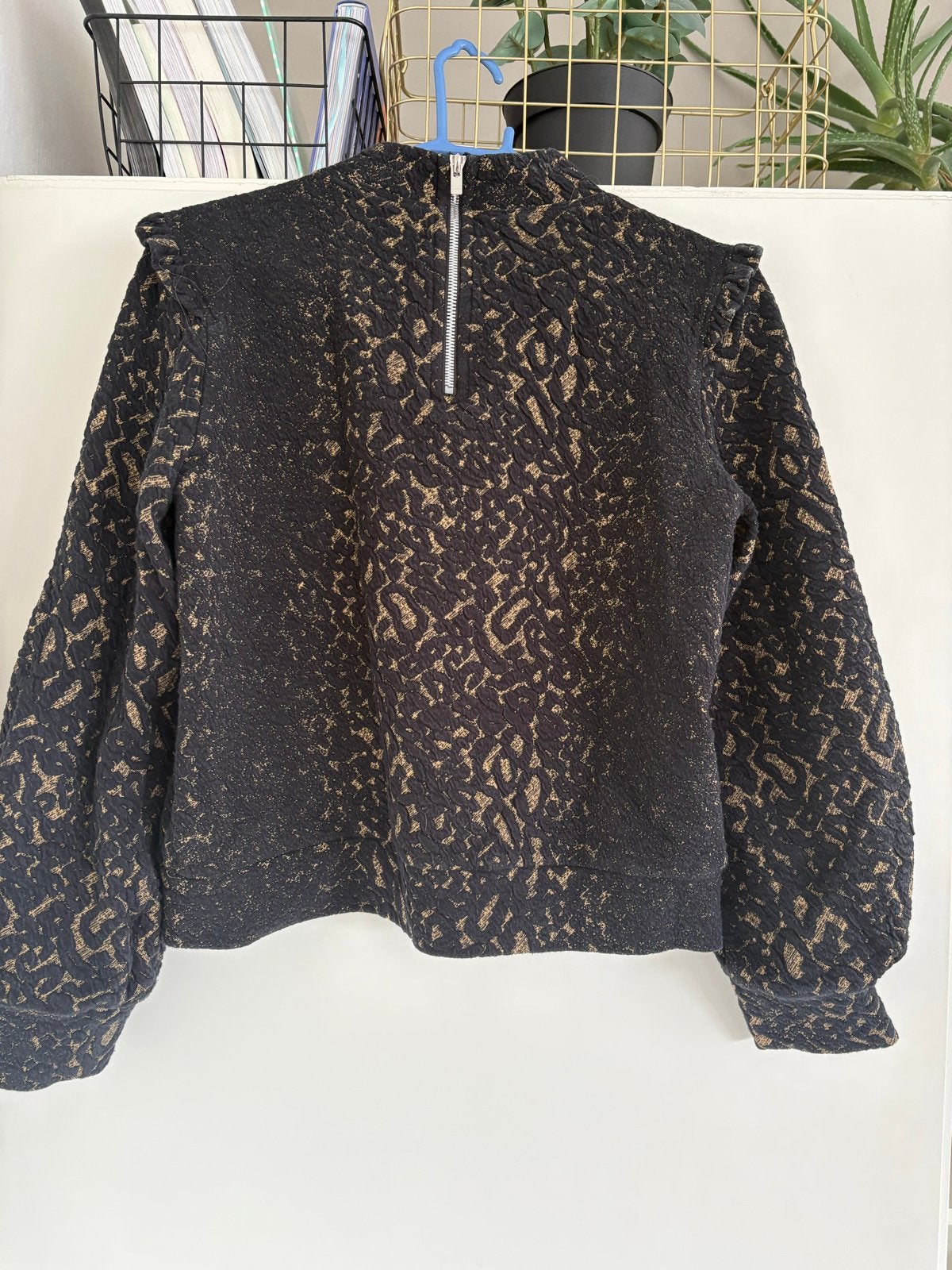 Trui Vanilia zwart/goud maat L (valt als M), Kleding | Dames, Ophalen, Gedragen, Maat 38/40 (M), Zwart