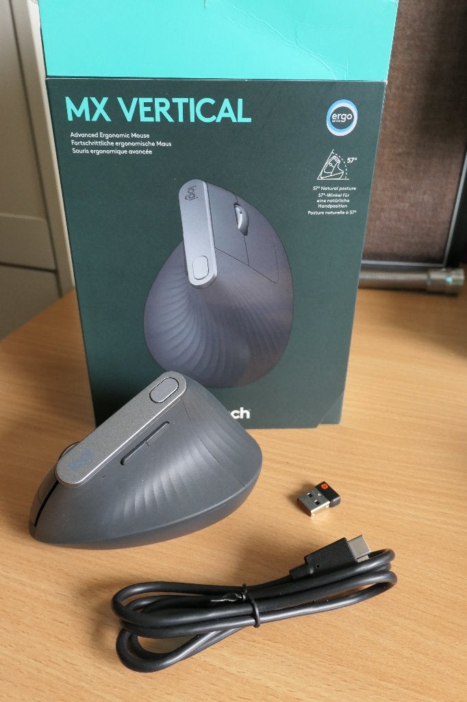 Logitech mx verticale ergonomische muis, Computers en Software, Muizen, Rechtshandig, Muis, Logitech., Ophalen of Verzenden