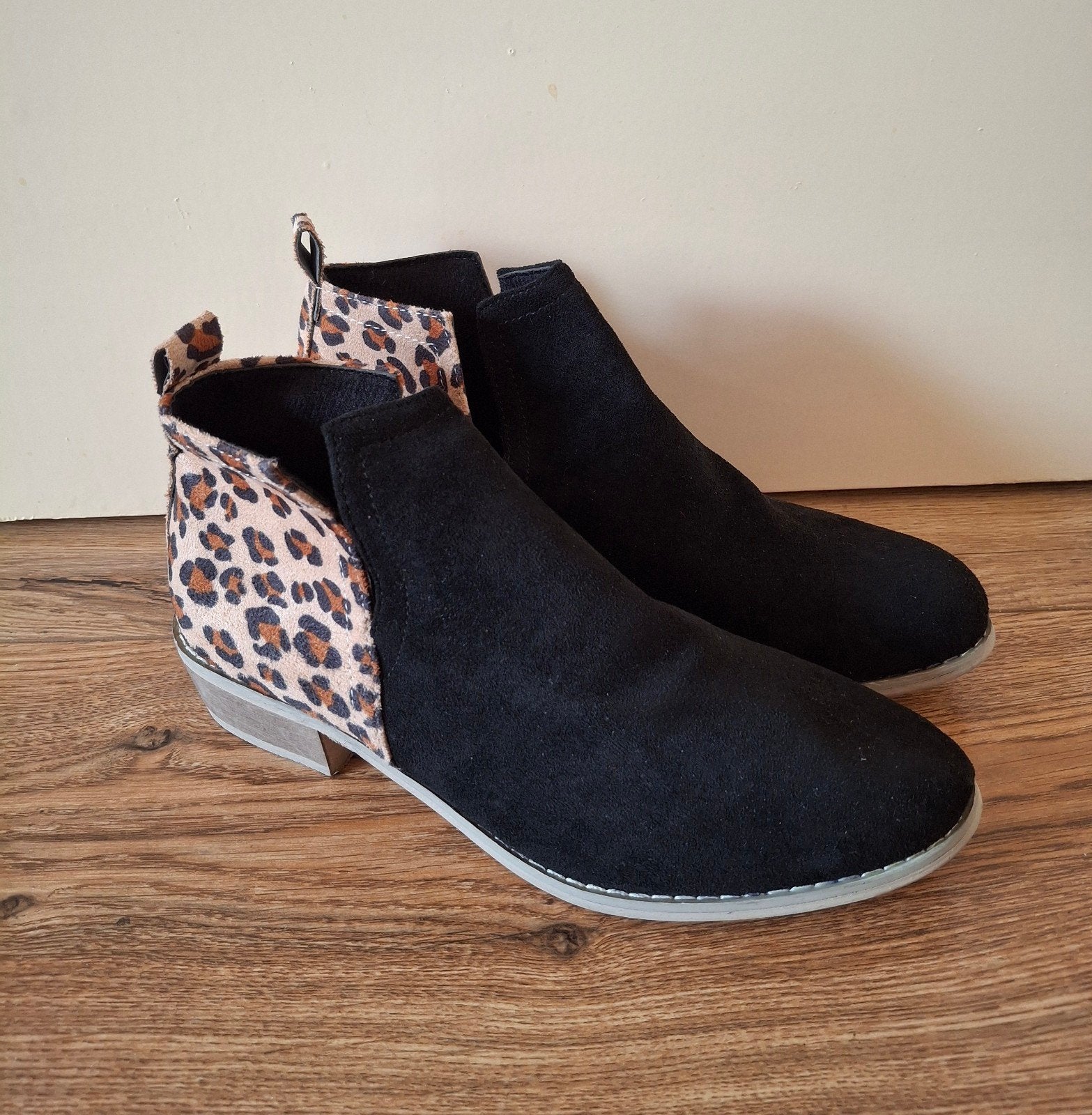 Nieuwe enkellaarsjes. Mt 38, Verzenden, Nieuw, Zwart