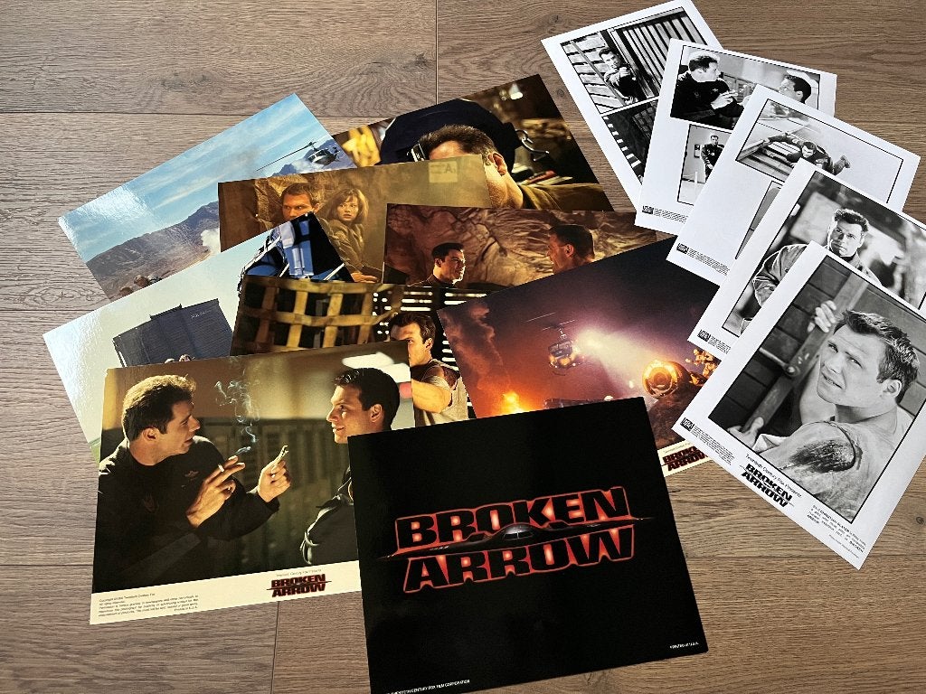 Uitgebreide set lobby cards "Broken Arrow" John Woo, Verzamelen, Ophalen of Verzenden, Zo goed als nieuw, A4 of kleiner, Film en Tv