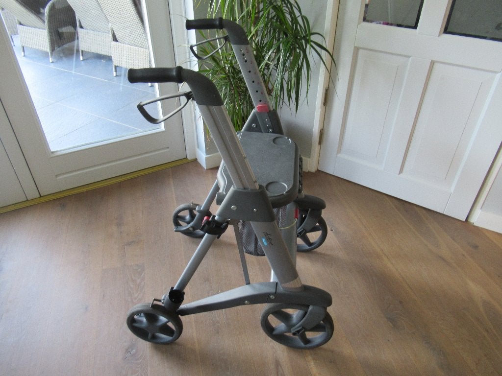 Lichtgewicht Access Active ANWB Rollator ACTIVE 100 % goed, Diversen, Rollators, Ophalen of Verzenden, Opvouwbaar, Zo goed als nieuw