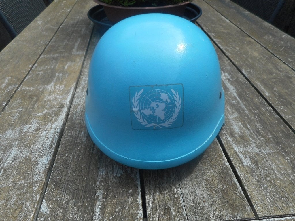 VN helm, Verzamelen, Militaria | Algemeen, Verzenden, Landmacht, Nederland, Helm of Baret