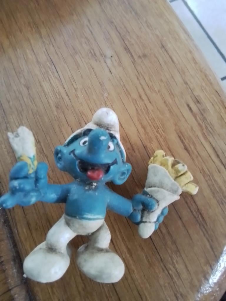 Smurf met friet en joint - Jaren '80 - 5cm, Ophalen of Verzenden, Gebruikt, Overige Smurfen, Poppetje, Figuurtje of Knuffel