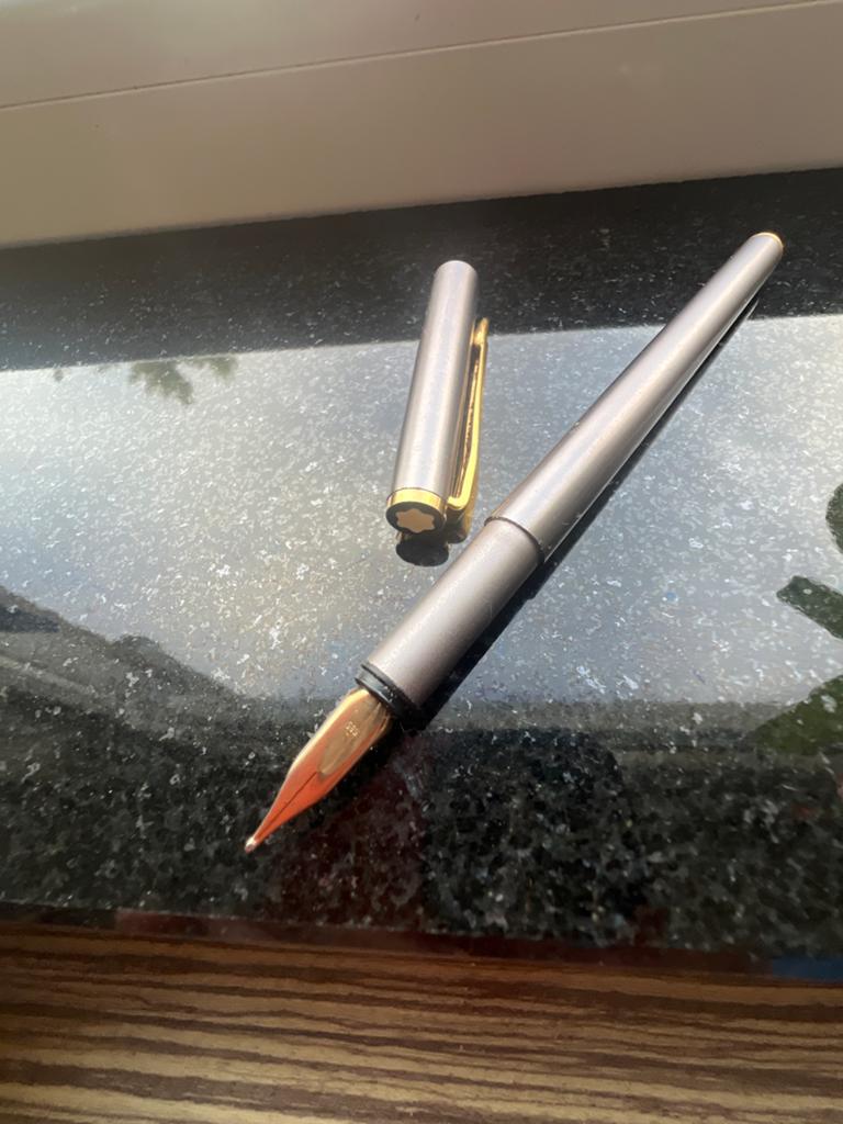 Montblanc Noblesse Slimline Staal/Goud Vulpen - 14k EF Penpu, Verzamelen, Ophalen of Verzenden, Zo goed als nieuw, Vulpen, Mont Blanc