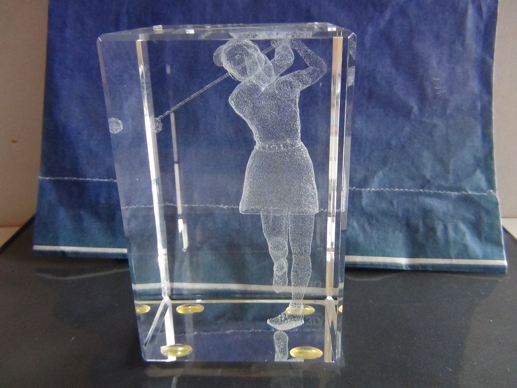 3D kristal beeldje Dame golfsport Fj5 golven, Verzenden, Zo goed als nieuw, Mens