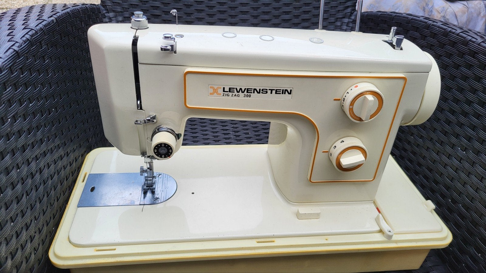 Lewenstein Zig Zag 300 Naaimachine - Werkt Perfect!, Ophalen, Gebruikt, Naaimachine, Lewenstein