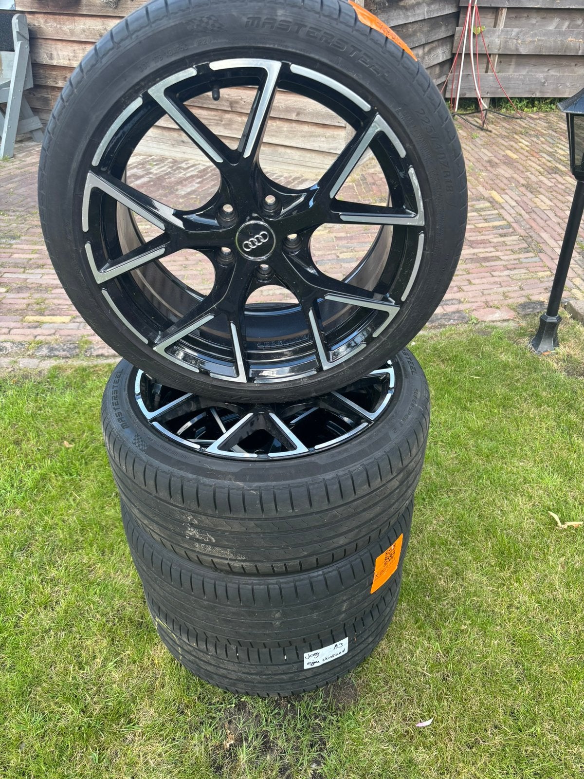 Audi A3/A4/A5/A6/TT/S3 velgen met zomerbanden -18 inch -, Ophalen, Gebruikt