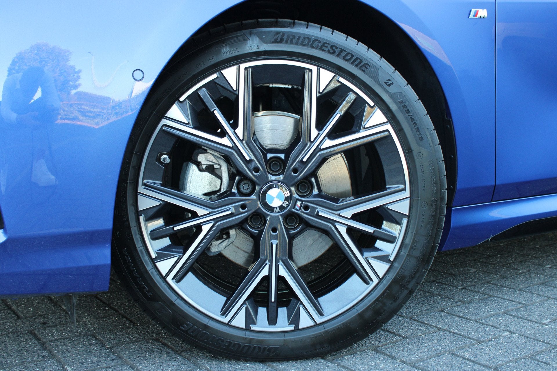 BMW 1 Serie 120 M Sport Automaat / Sportstoelen / Achteruitr, Auto's, Gebruikt, 156 pk, Met garantie (alle), Blauw