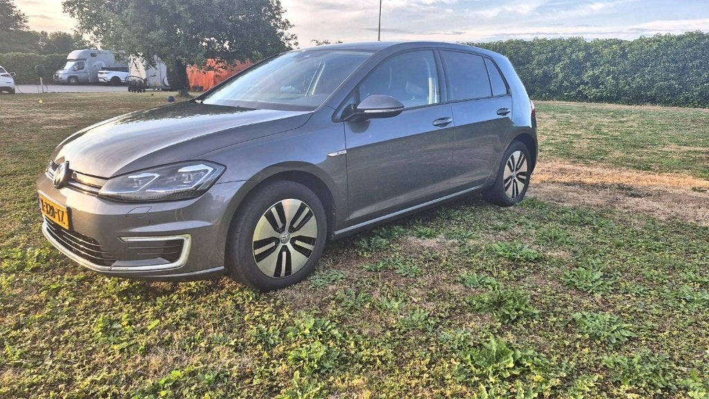 Volkswagen e-Golf | 2020 |  CarPlay | Nette staat, Auto's, Navigatiesysteem, Zwart, Elektrisch, 1515 kg