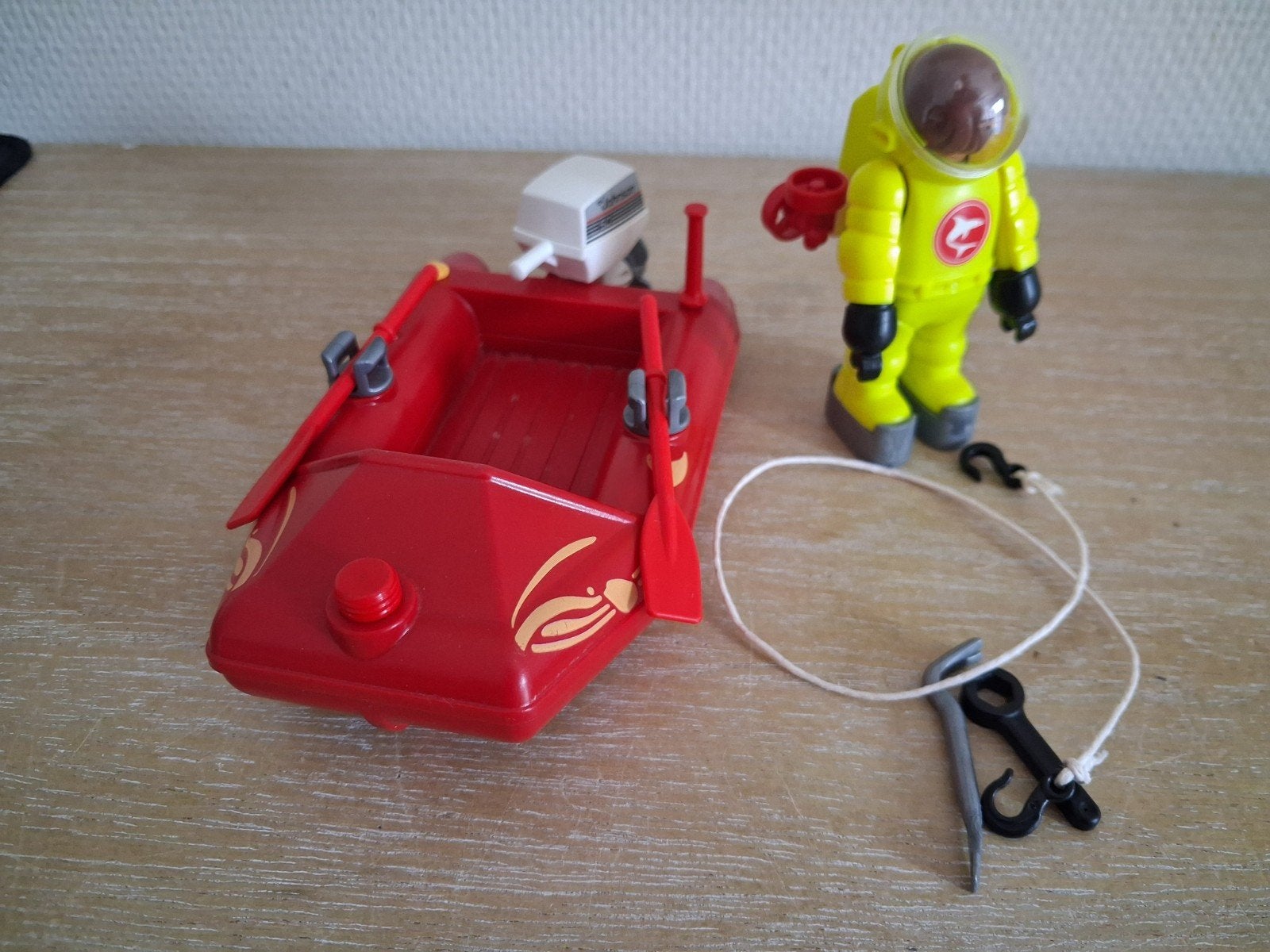 Playmobil duiker met bootje en uitrusting setnr 4910, Complete set, Ophalen of Verzenden, Zo goed als nieuw, Boot/Schip