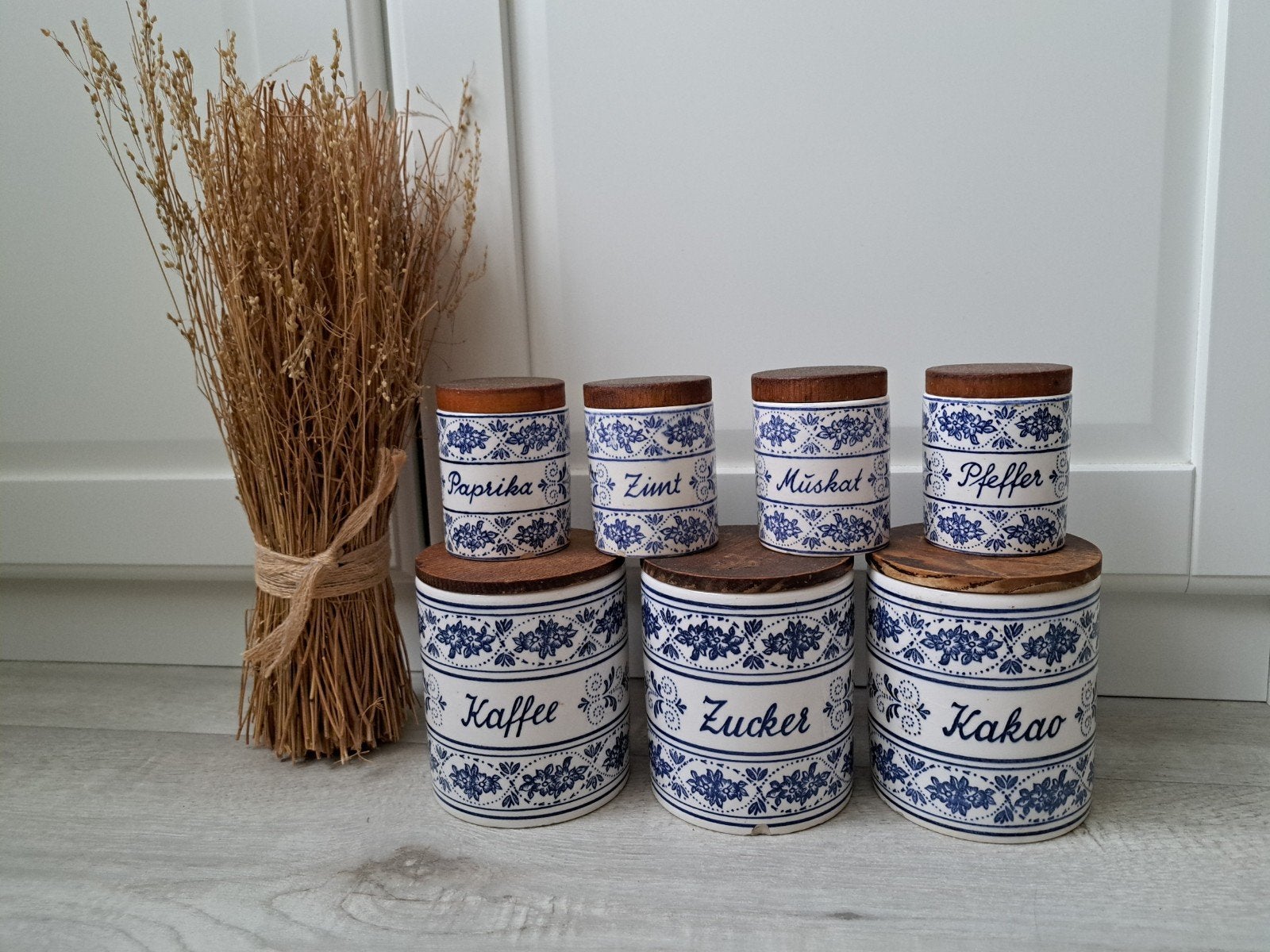 7 vintage voorraadpotten keramiek hout koffie suiker etc, Ophalen of Verzenden