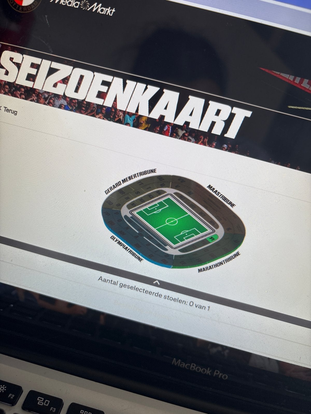 FEYENOORD SEIZOENSKAART GEZOCHT ORANJE ZIJDE, Tickets en Kaartjes, Sport | Voetbal, Seizoenskaart, Eén persoon, Augustus