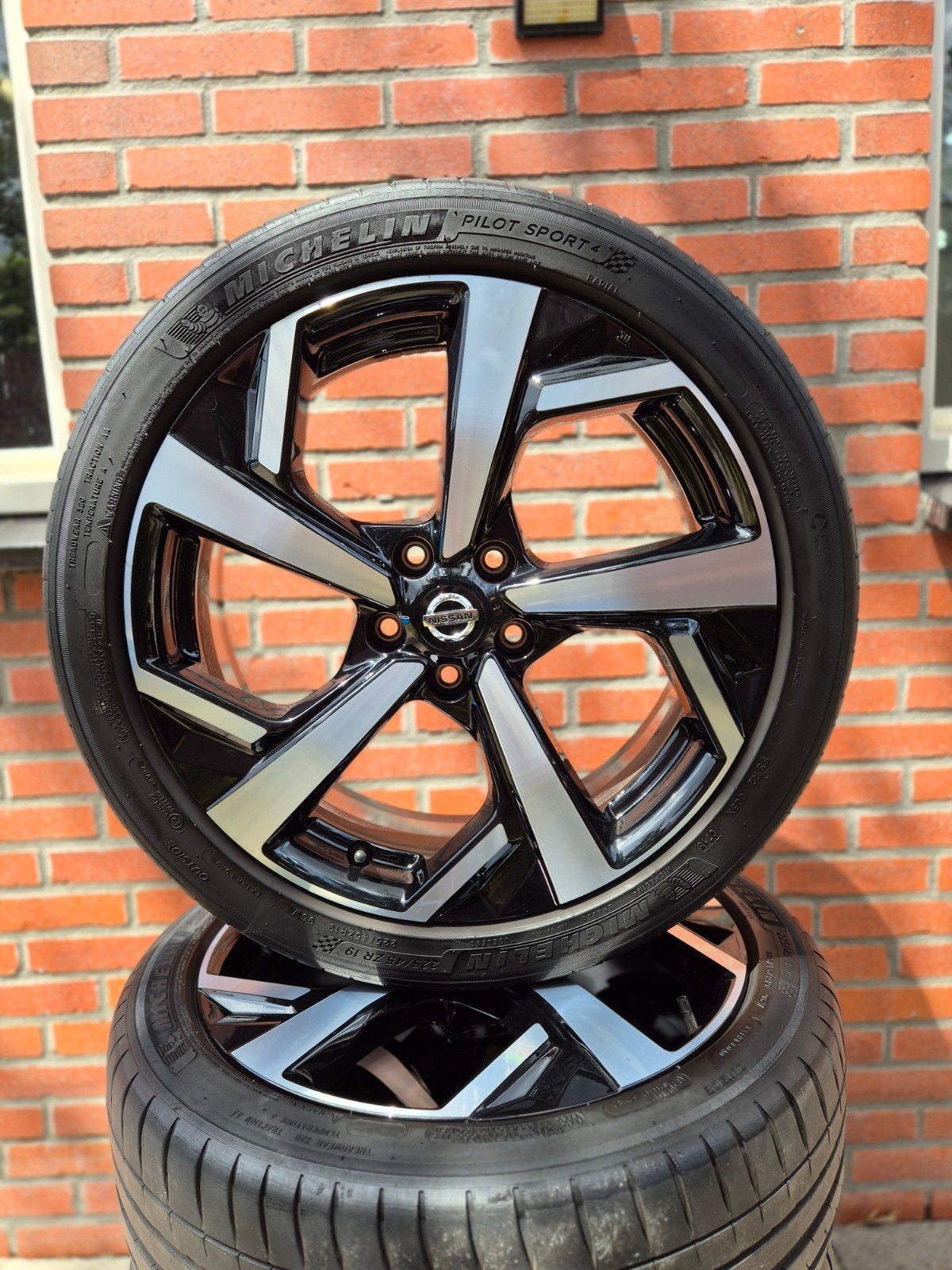 Nissan Qashqai Tekna 19 inch velgen met Michelin zomerbanden, Gebruikt, Banden en Velgen, Personenwagen, Ophalen
