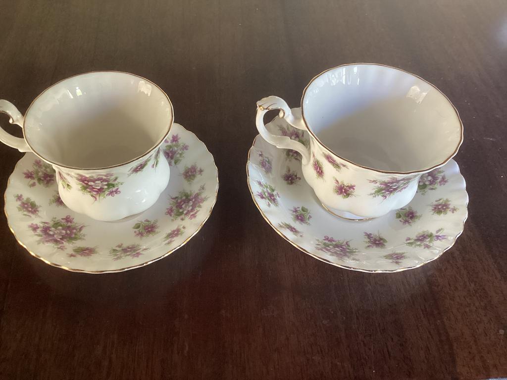 2x Royal Albert "Sweet Violets" Kop en Schotels - Bone China, Ophalen