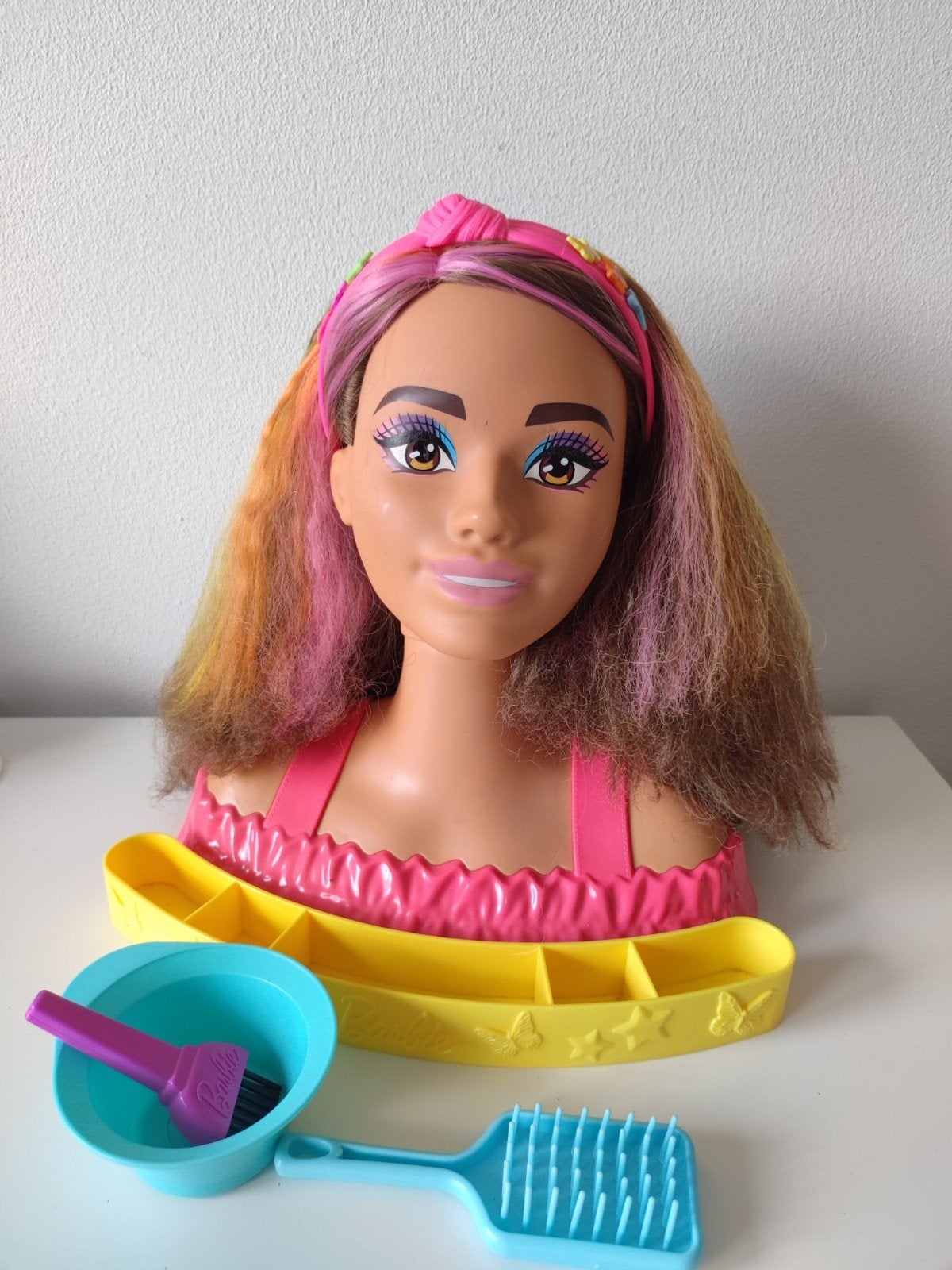 Barbie Stylinghoofd met accessoires - Kleurrijk haar, Ophalen of Verzenden, Barbie