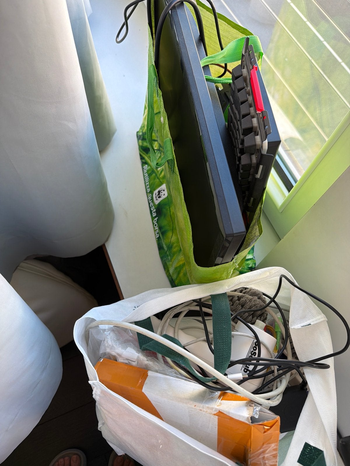 Partij elektronica inclusief werkend scherm, Ophalen, Gebruikt