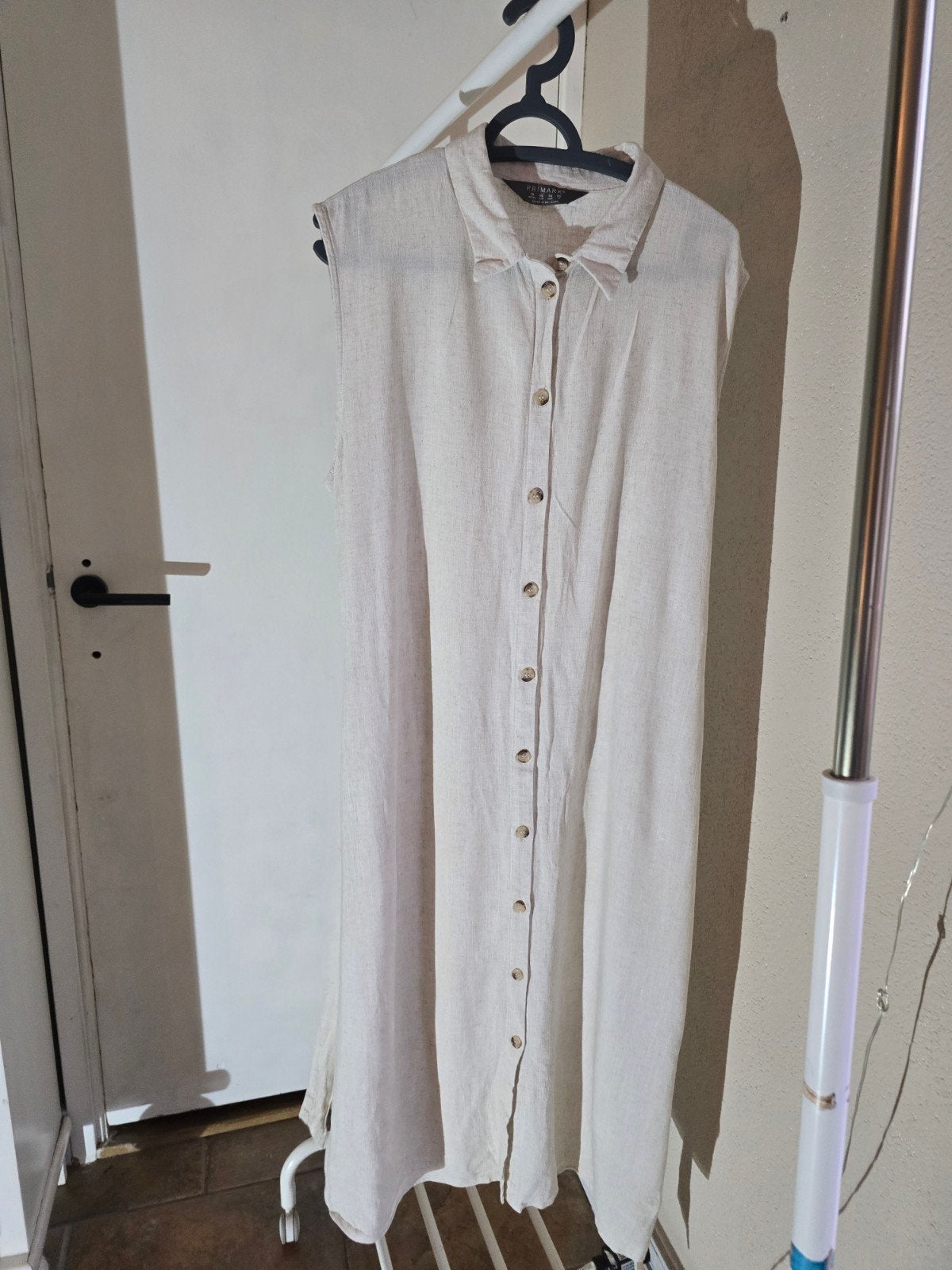 Primark mouwloze midi jurk met knopen, Kleding | Dames, Primark, Beige, Maat 46/48 (XL) of groter, Ophalen of Verzenden