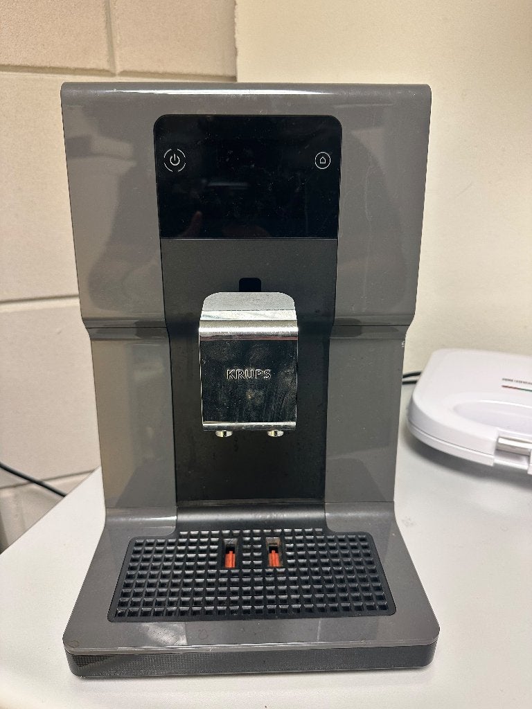 Krups Quattro Force Koffiemachine - Zo goed als nieuw, Witgoed en Apparatuur, Ophalen, Afneembaar waterreservoir, Gebruikt, Koffiemachine