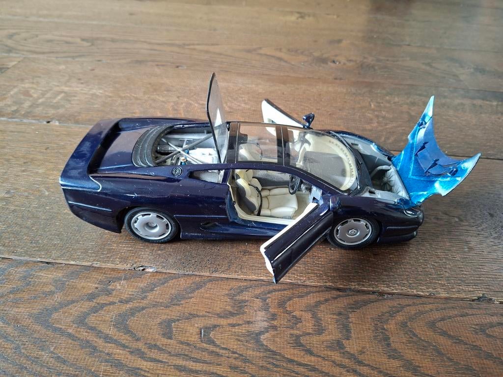 Jaguar XJ220, Ophalen, Maisto