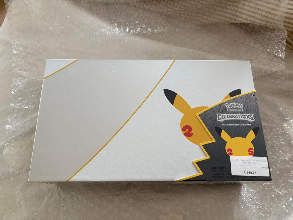 Pokémon Celebrations Ultra Premium Collection (UPC) Sealed, Hobby en Vrije tijd, Verzamelkaartspellen | Pokémon, Ophalen of Verzenden