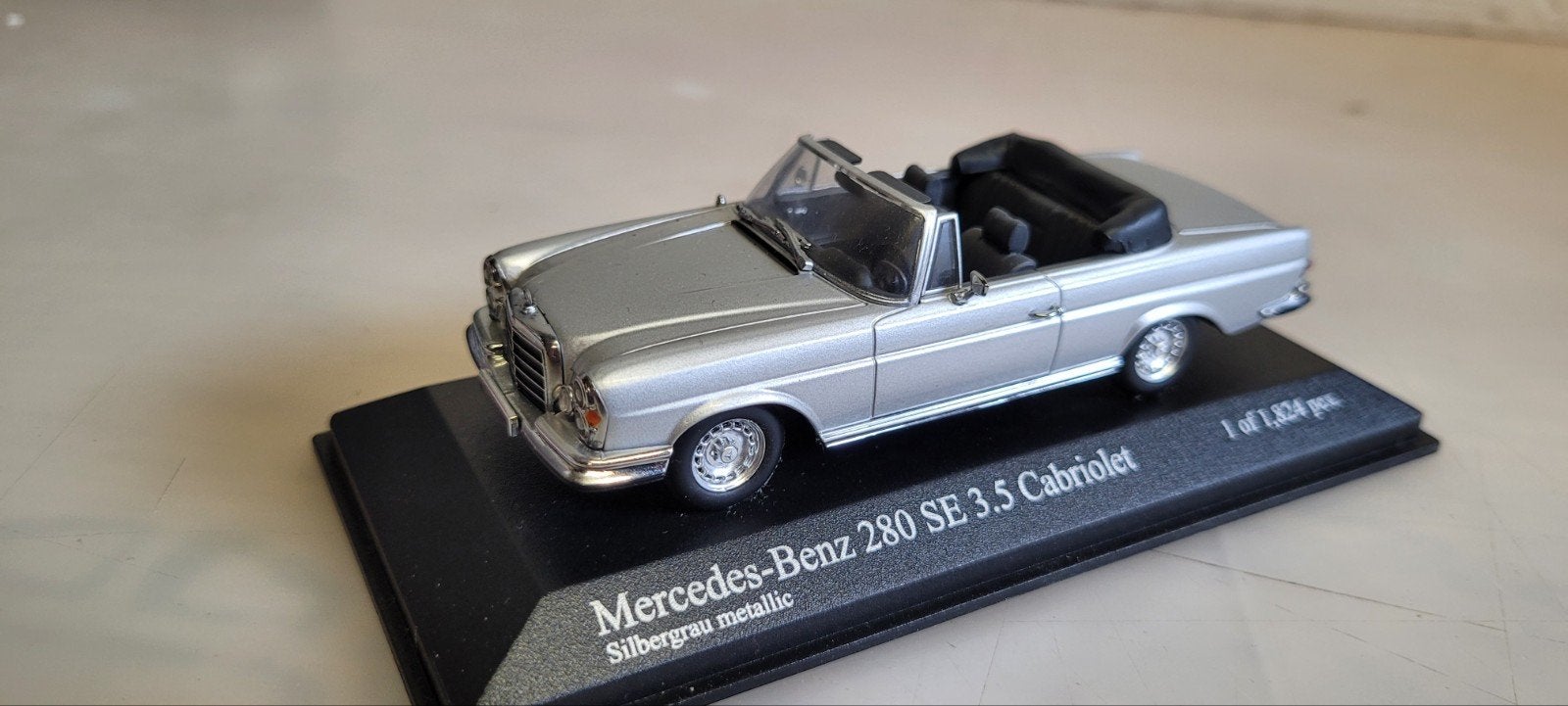 Minichamps 1970 Mercedes 280 SE cabrio, Hobby en Vrije tijd, Modelauto's | 1:43, Ophalen of Verzenden, Zo goed als nieuw, Auto