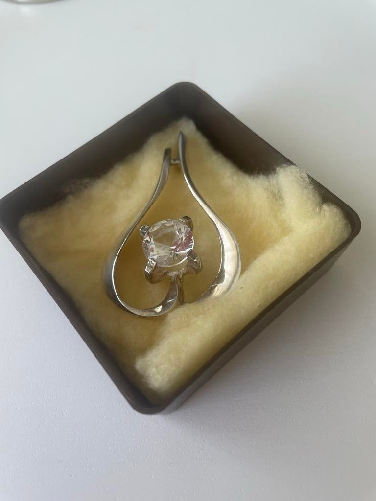 Zilverpleet hanger met steen, Overige voorstellingen, Nieuw, Ophalen of Verzenden, Met edelsteen