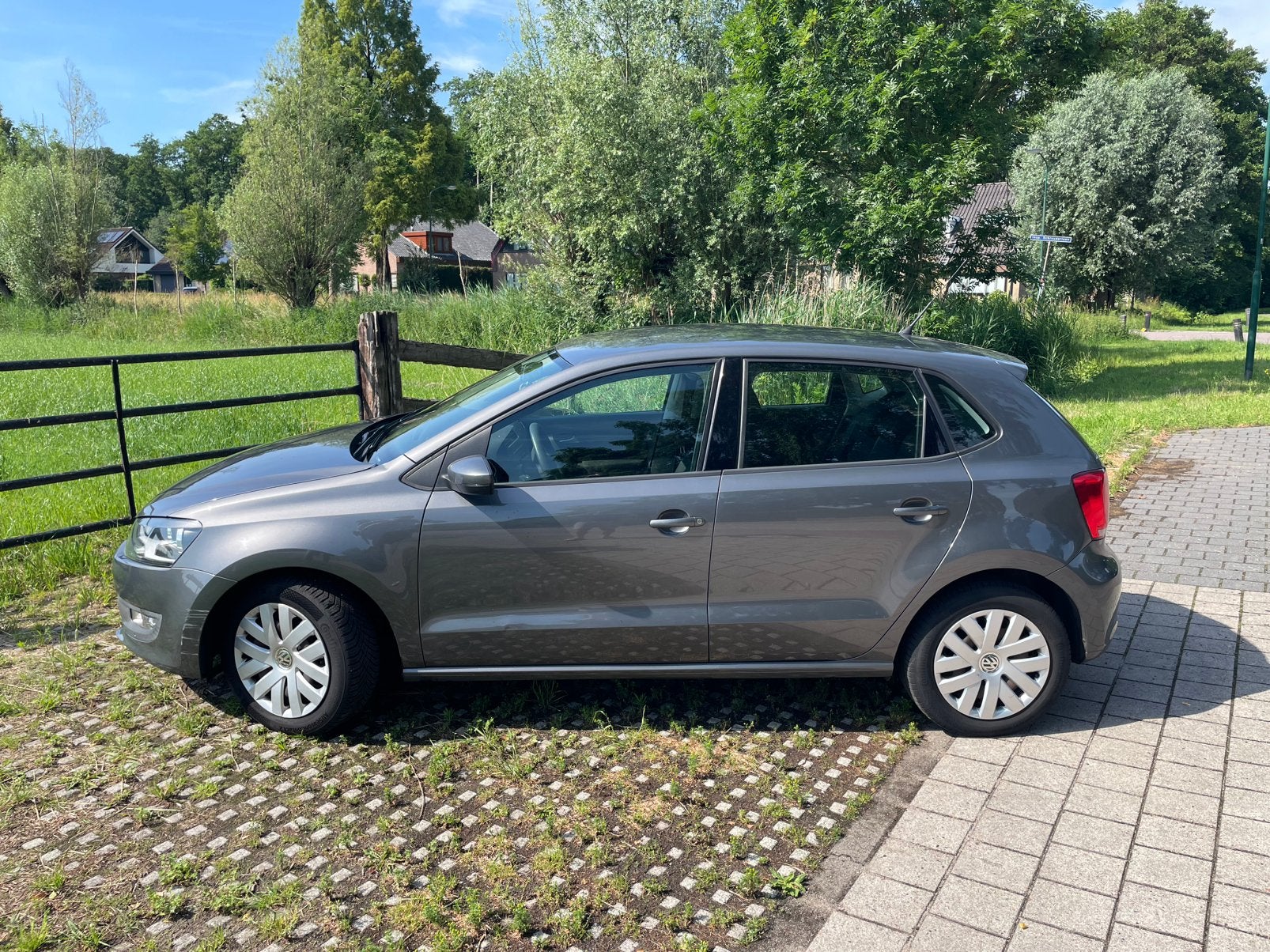 Volkswagen Polo 1.2 TSI Comfortline 2012 Grijs Airco, Auto's, Volkswagen, Voorwielaandrijving, 40 €/maand, 4 cilinders, Origineel Nederlands
