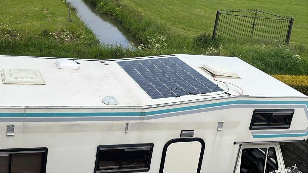 Lichtgewicht zonnepaneel voor caravan en camper, Ophalen