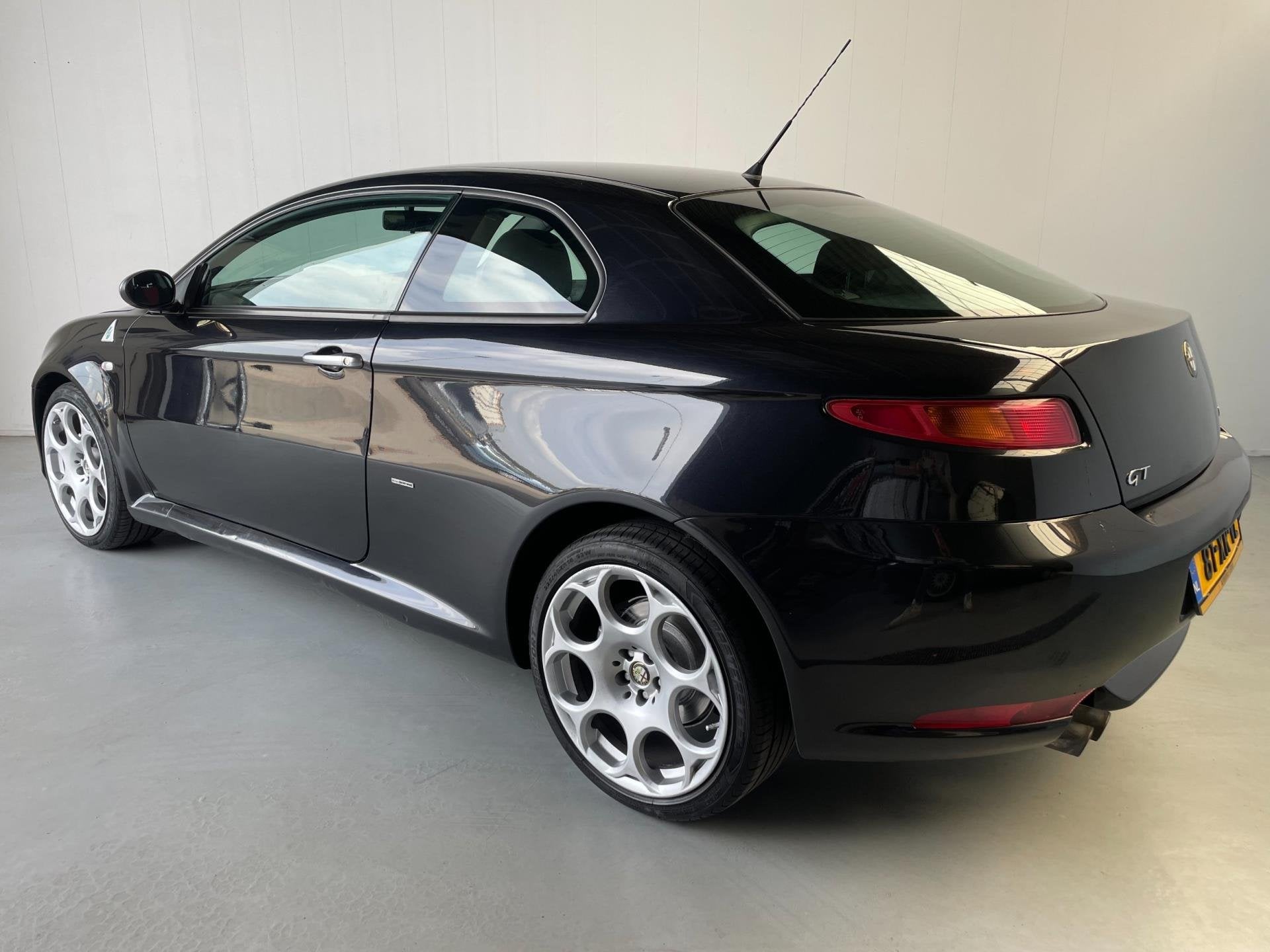 Alfa Romeo GT 1.9 JTD Imola Q2 Climate+Cruise control 6-bak, Auto's, Voorwielaandrijving, Stof, Gebruikt, 4 cilinders