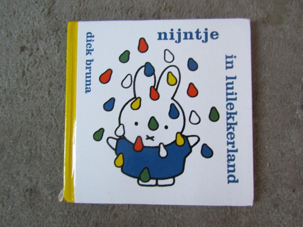 Boek: Nijntje in Luilekkerland, Ophalen of Verzenden, Gelezen, Dick Bruna