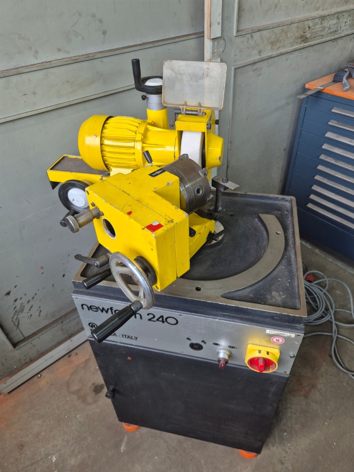 newform 240 borenslijpmachine, Doe-het-zelf en Verbouw, Ophalen, Zo goed als nieuw, Minder dan 700 watt