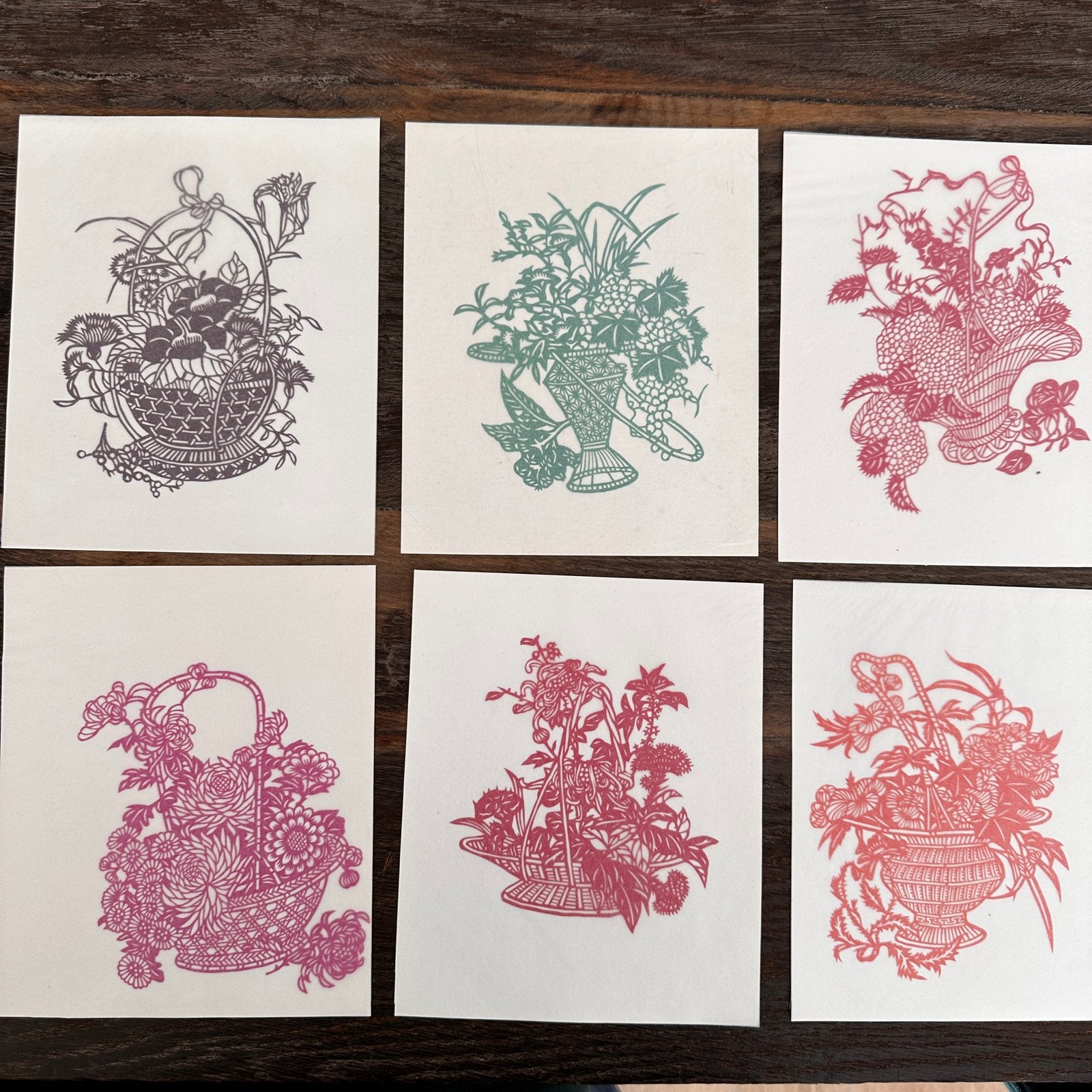 Vintage Chinese Paper-Cuts - Bloemen en Vazen, Gebruikt, Handgemaakt, Meerkleurig, Papier of Karton