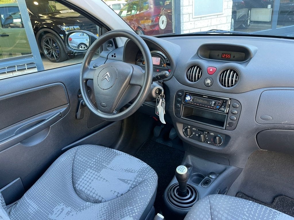 Citroën C2 1.1i Séduction Nieuwe apk Weinig KM (bj 2004), Voorwielaandrijving, 450 kg, 4 cilinders, Geel