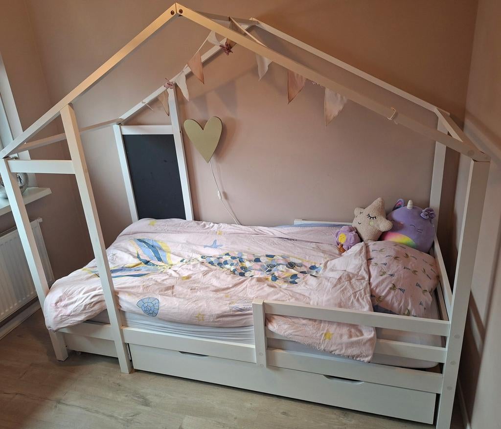 Leuk bed met 2 lades & krijtbord te koop!, Huis en Inrichting, Ophalen, 90 cm, Eenpersoons, Zo goed als nieuw