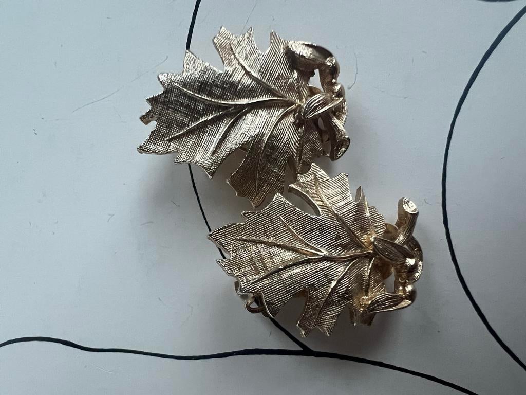 Lisner Maple Leaf Oorbellen - Perfecte Staat, Overige materialen, Ophalen of Verzenden, Zo goed als nieuw, Knopjes of Stekers