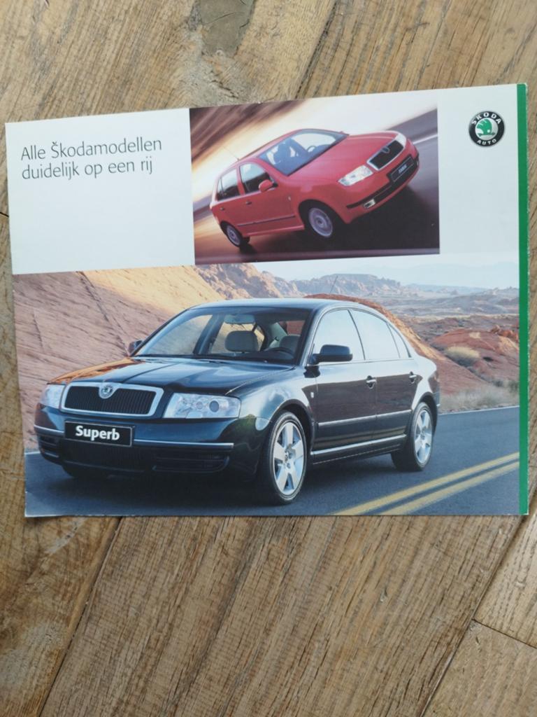 Skoda modellenoverzicht 2002 - Superb, Fabia, Octavia, Ophalen of Verzenden, Zo goed als nieuw, Overige merken, Skoda