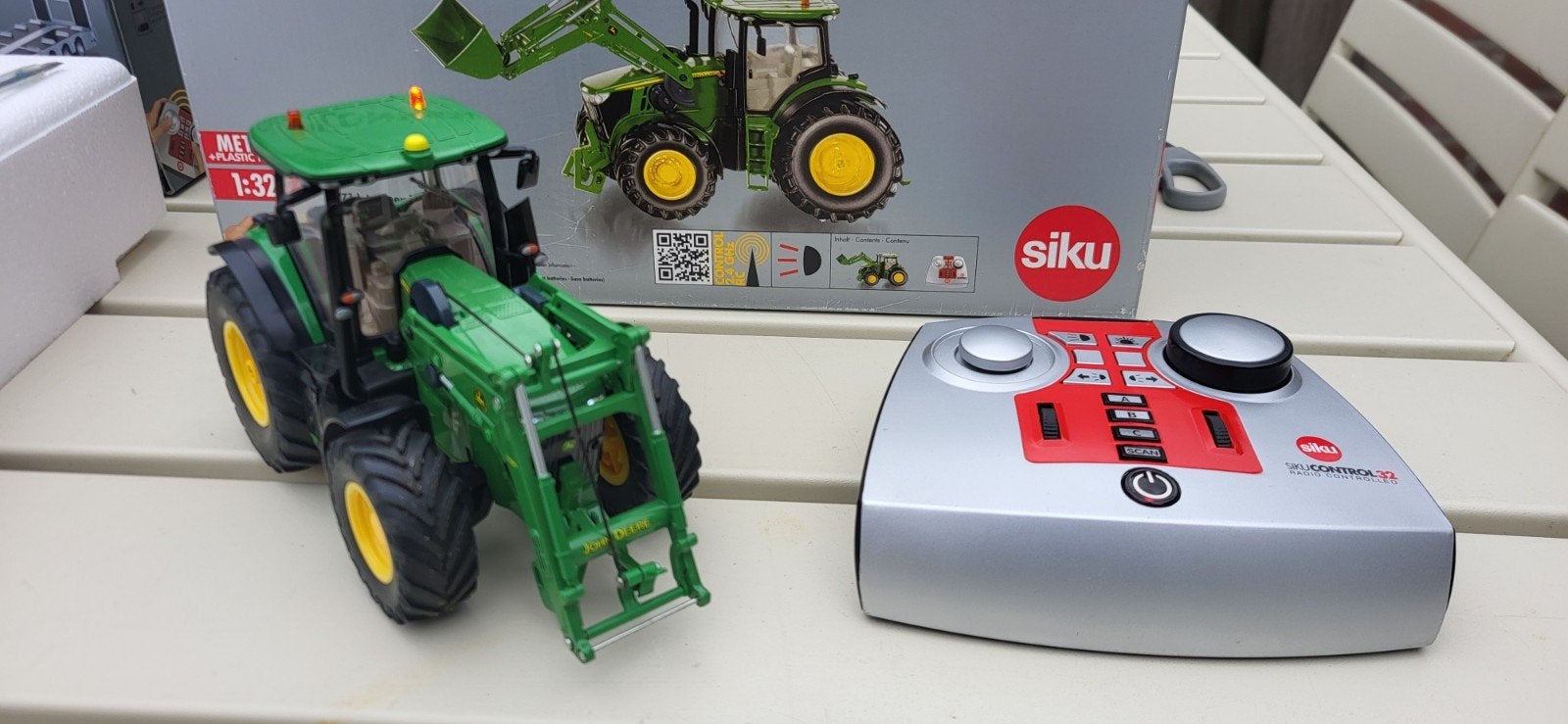 Siku Control 32 John Deere 7R met voorlader, Overige merken, 1:32 tot 1:50, Overige typen, Ophalen of Verzenden