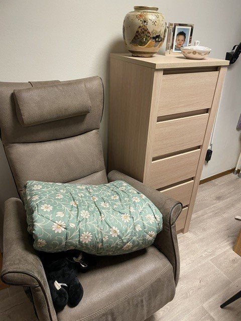 Te koop prominent relax stoel elektrisch verstelbaar), Ophalen, Zo goed als nieuw
