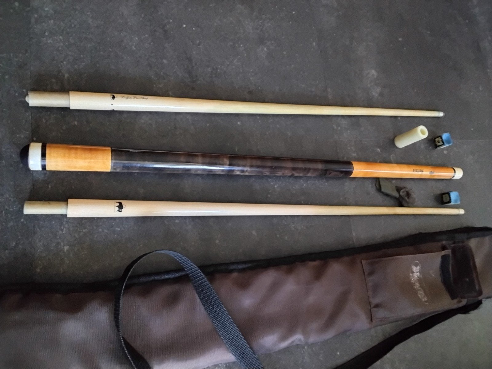 Biljartkeu perenhout en 2 topeinden van 10mm en 11mm, Ophalen, Zo goed als nieuw, Keu of Ballen