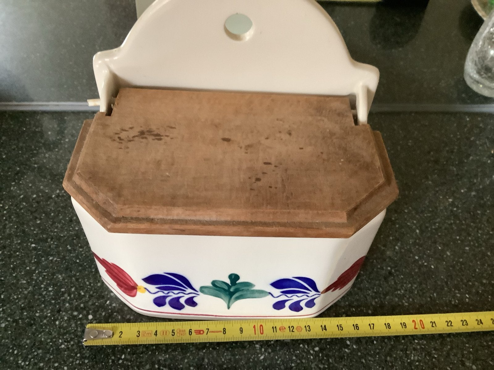 Boerenbont voorraad/ zoutbakje met houten deksel, Ophalen