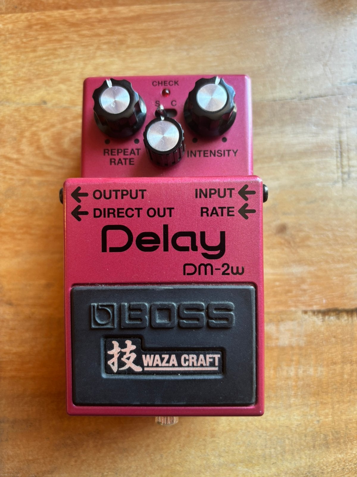 Boss Delay DM-2w Waza Craft, Muziek en Instrumenten, Effecten, Ophalen of Verzenden, Zo goed als nieuw