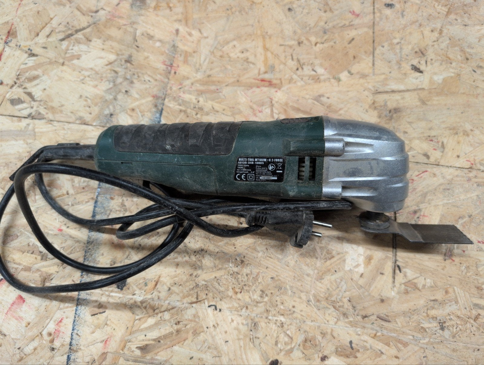 2 force Multitool MT180W, Ophalen of Verzenden, Gebruikt, Multitool, Metallo