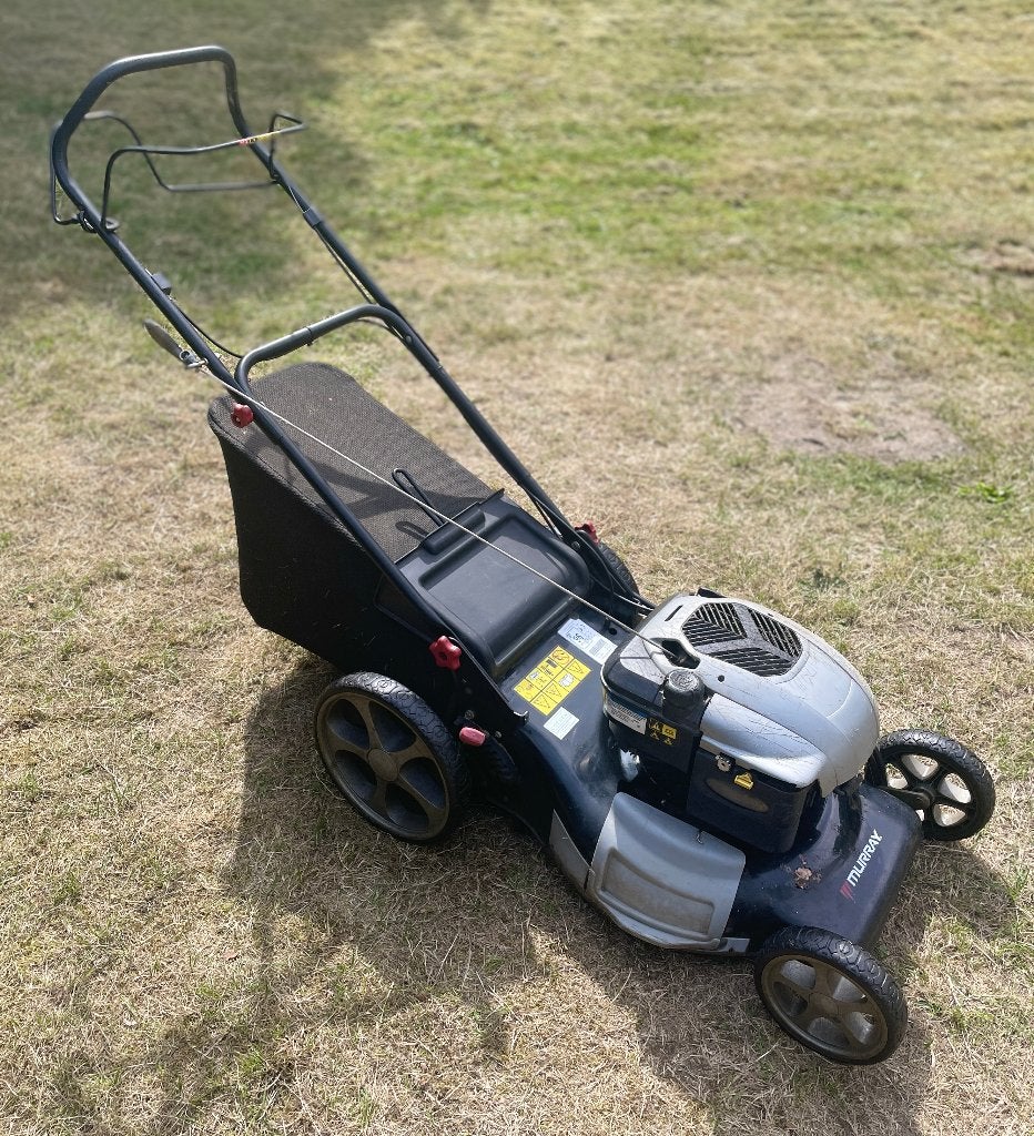 Murray Benzine grasmaaier met aandrijving, Ophalen, Cirkelmaaier, Gebruikt, Briggs & Stratton