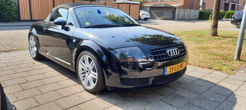 Audi TT 1.8 T Roadster 132KW AUT 2003 Zwart, Auto's, Audi, TT, 4 cilinders, Cabriolet, 179 pk