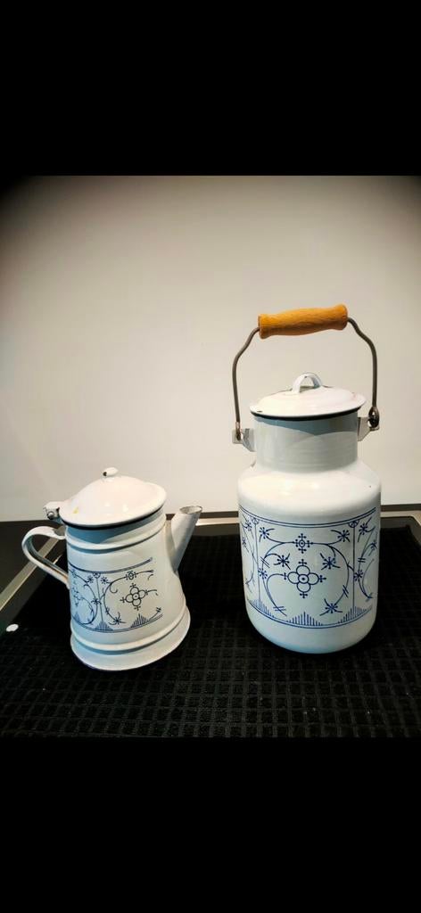 Vintage emaille melkkannetje wit met blauw decor, Antiek en Kunst, Antiek | Emaille, Ophalen